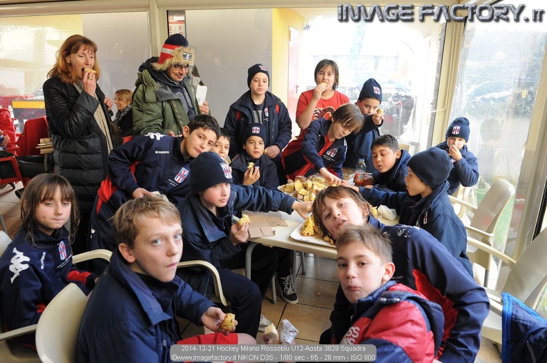 2014-12-21 Hockey Milano Rossoblu U12-Aosta 3829 Squadra.jpg